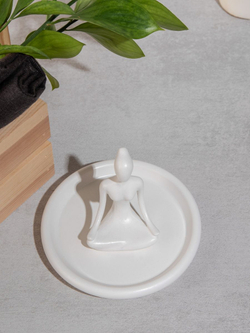 Статуэтка Йогиня на подставке круг