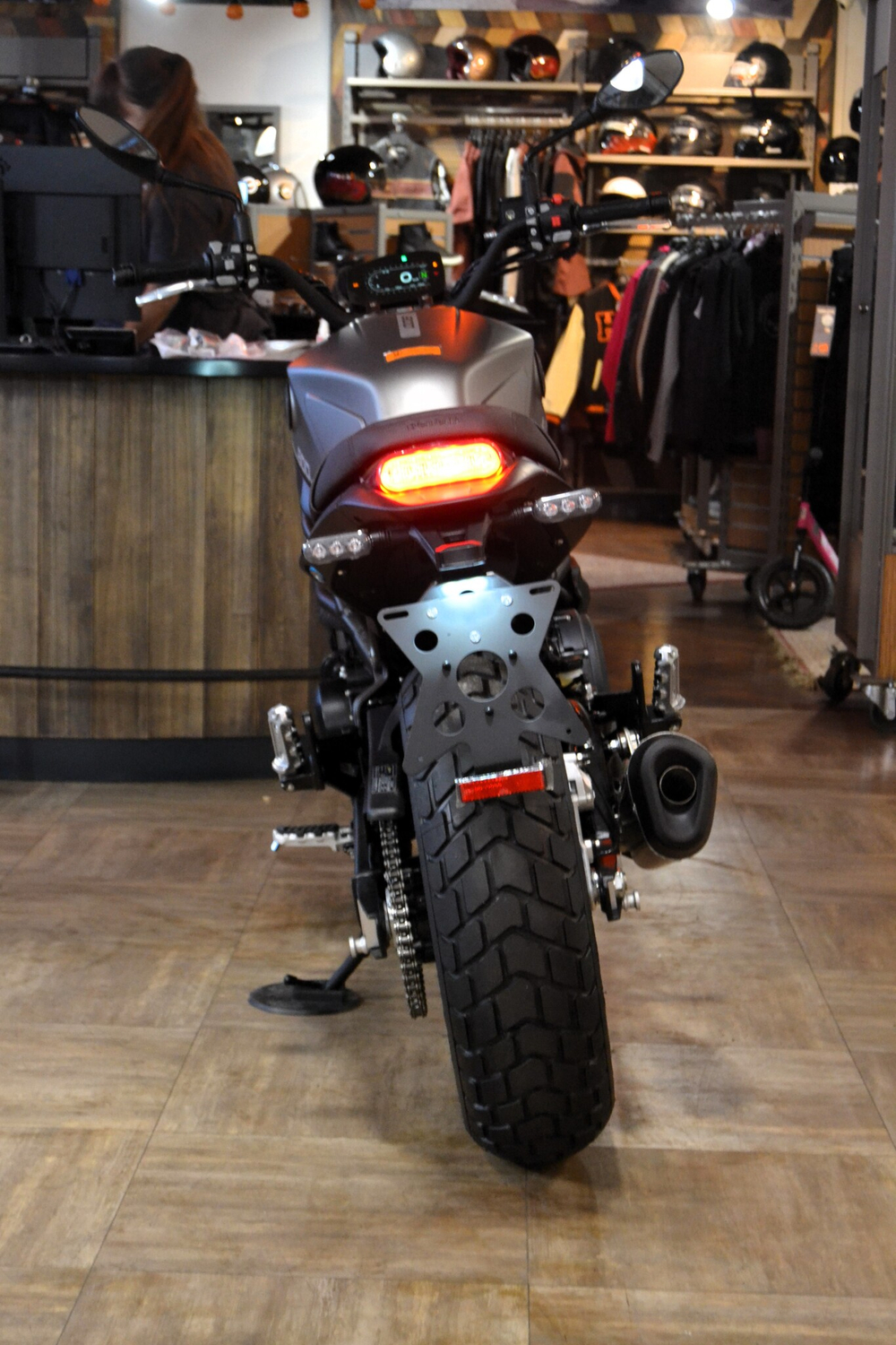 Benelli Leoncino 800 (2023)