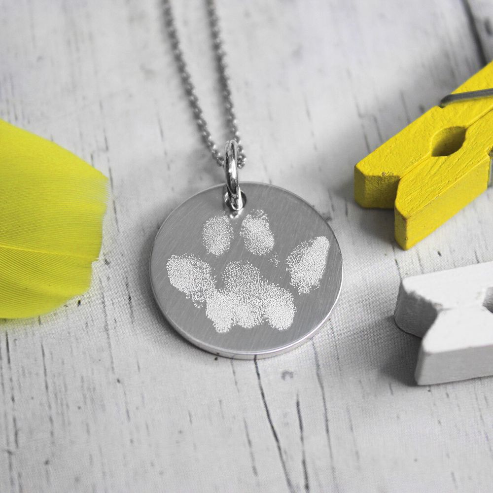 Кулон подвеска из серебра с отпечатком лапки на заказ