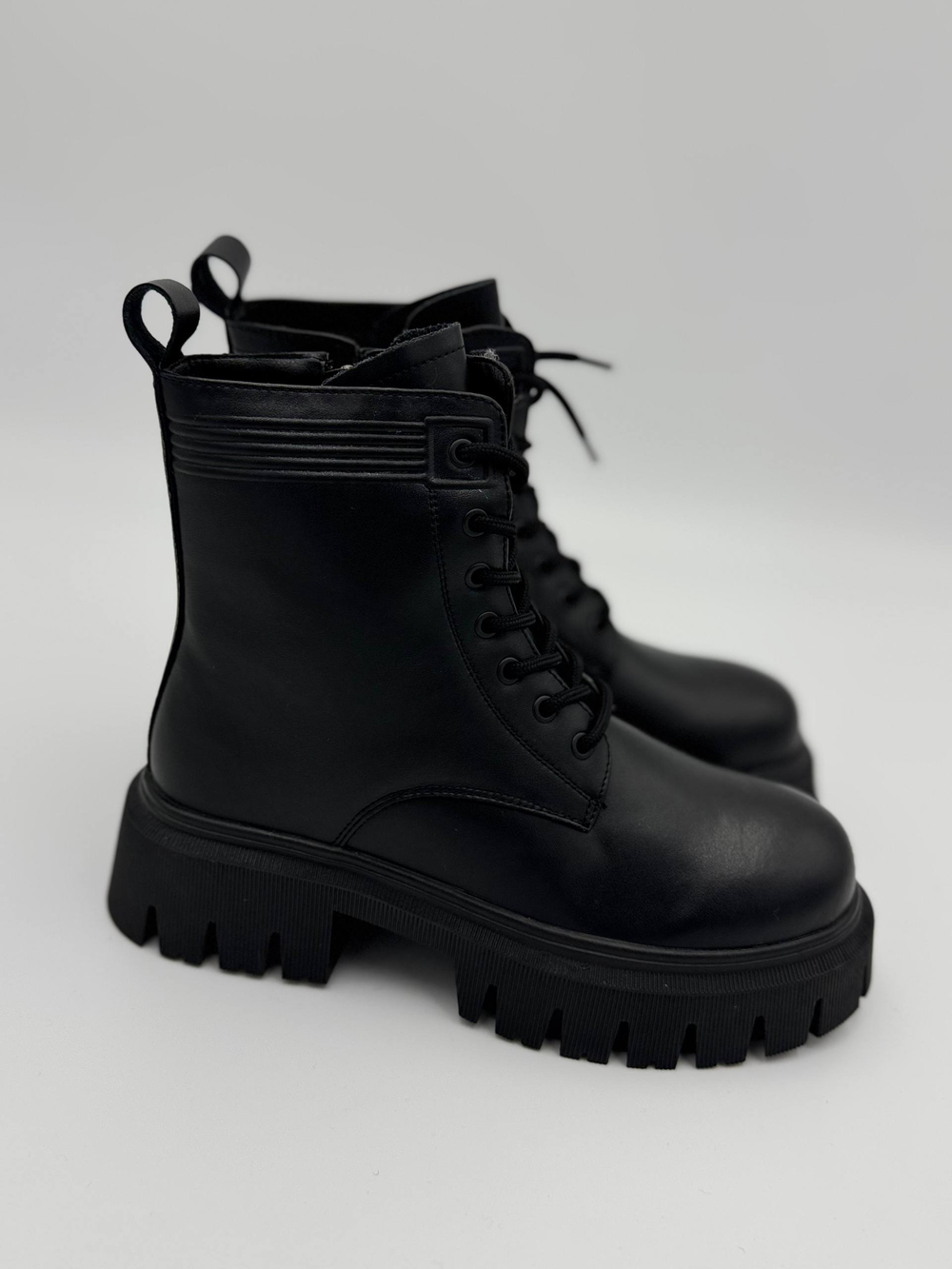 D 358 Ботинки женские нат./к.