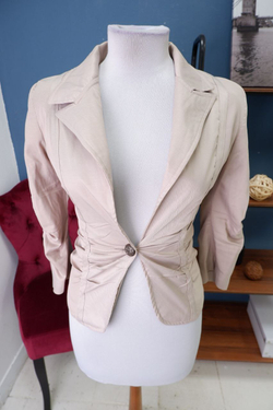 Жакет Y-Plus светлый 42 размер