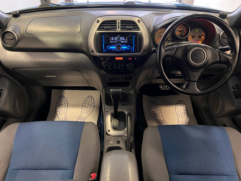 Toyota RAV4, 2002 год