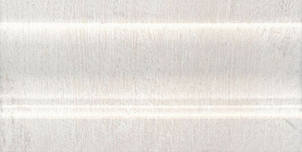 Плинтус Кантри Шик белый FMC010