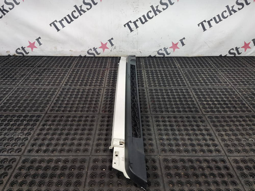 Решетка бампера 2023г