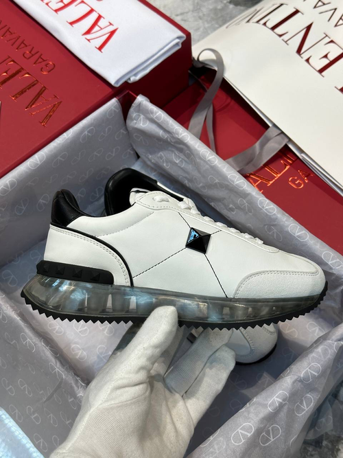 Кроссовки Valentino