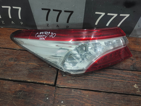 Фонарь задний левый LED Toyota Camry (XV70) 17-нв Б/У Оригинал 8156033690
