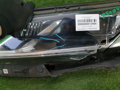 Битая Фара левая VW Touareg 3 (2018-н.в.) LED