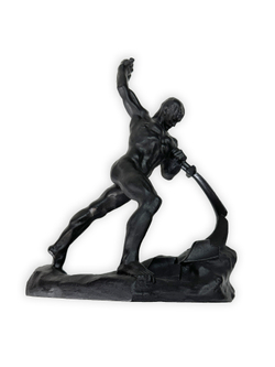 Скульптура «Перекуем мечи на орала!». Скульптур Е.В. Вутетич. 1960 г. Силумин, литьё. СССР.