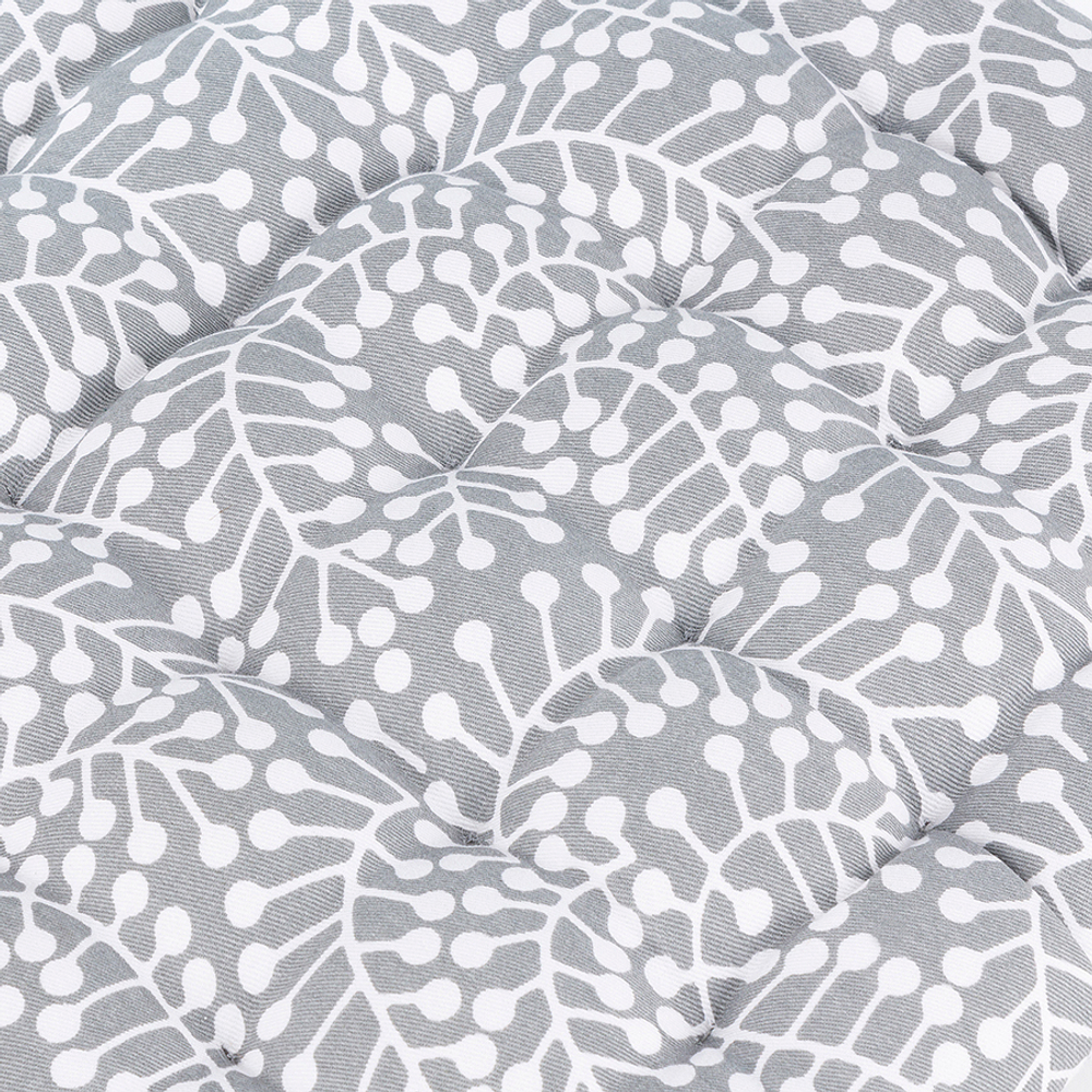 Подушка на стул из хлопка серого цвета с принтом Спелая Смородина из коллекции scandinavian touch, 40х40 см