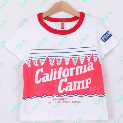 Футболка с контрастными принтами елок и надписью California Camp