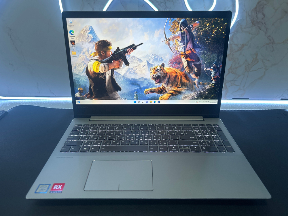 Ноутбук Lenovo 720-15IKB. Конфигурация: I5-8250U/8GB/256GB/Radeon RX550/DOS/FHD