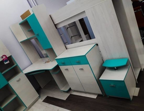 Стол письменный КВИНС-1 правый