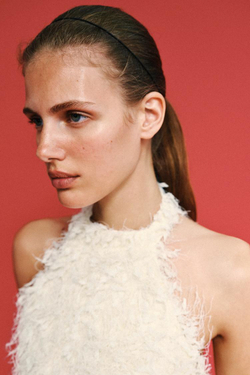 ZARA МИНИ-ПЛАТЬЕ С БАХРОМОЙ, ЭКРЮ