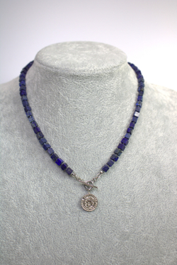 Чокер-колье женский из натурального лазурита «Лазурная линия»