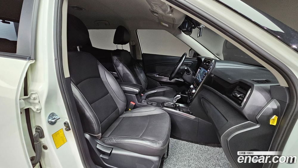 KG Mobility (Ssangyong) Very New Tivoli Дизель 1.6 2WD (11.2019)