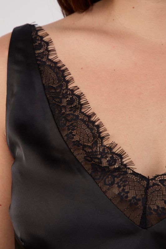 Топ на широких бретелях с кружевом, черный