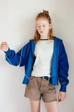 ZARA ДЖИНСОВЫЕ ШОРТЫ С РАЗРЕЗАМИ, КОРИЧНЕВЫЙ