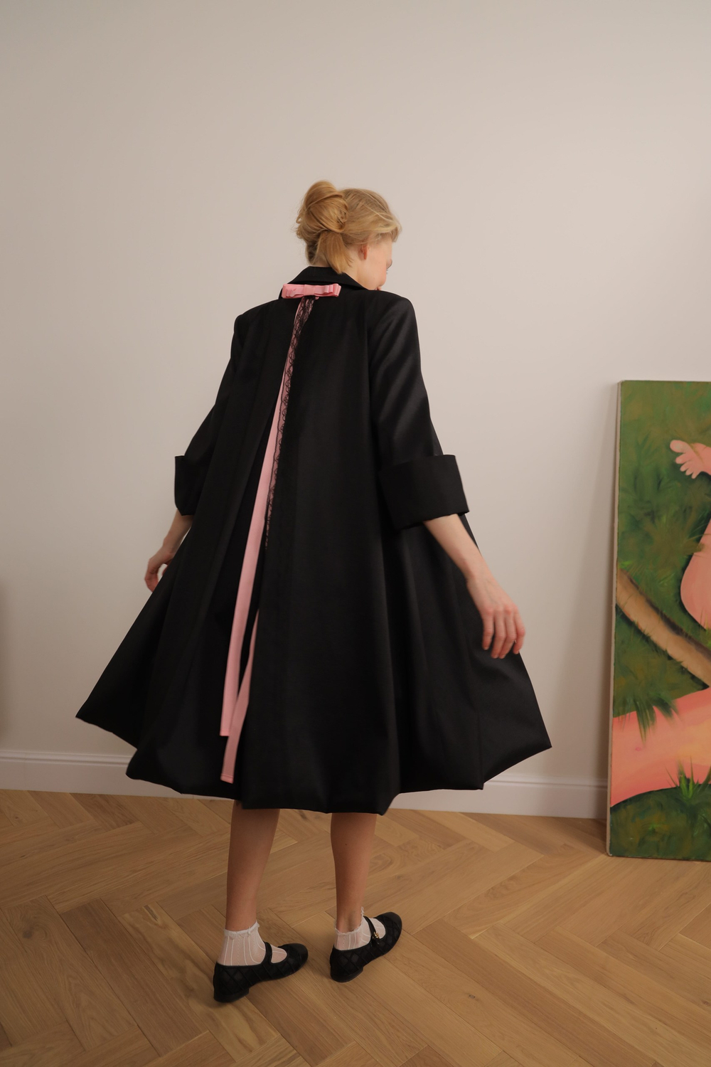 Плащ с бантом