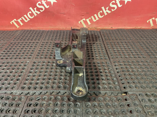 Кронштейн пневморессоры левый 2023