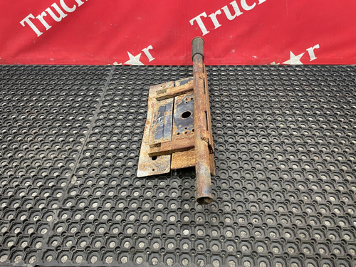 Кронштейн крыла заднего левый