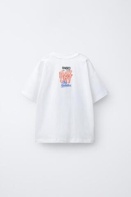 ZARA ФУТБОЛКА С ПРИНТОМ ГРАФФИТИ, БЕЛЫЙ