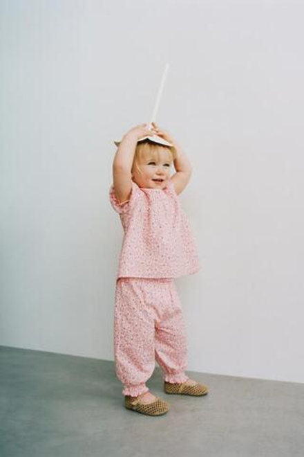 ZARA РУБАШКА ИЗ ТКАНИ С ЦВЕТОЧНЫМ ПРИНТОМ, РОЗОВЫЙ