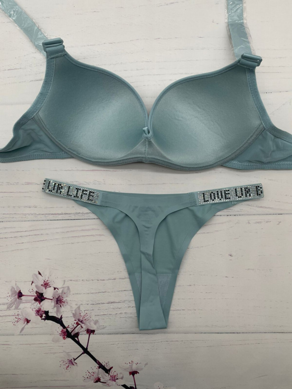 [m]Бюстгальтер чашка В 2195