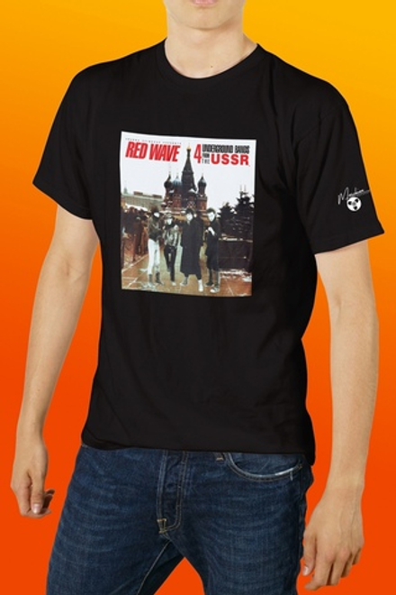 Футболка: «Red Wave», черная