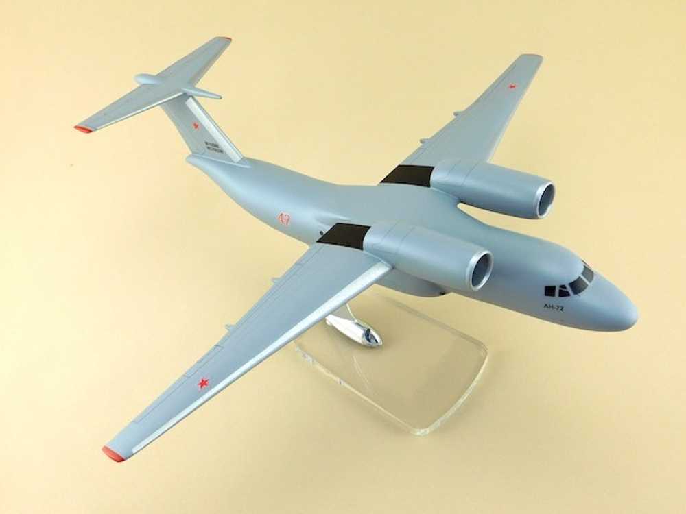 Модель самолета Ан-72 (М1:72, Серый)