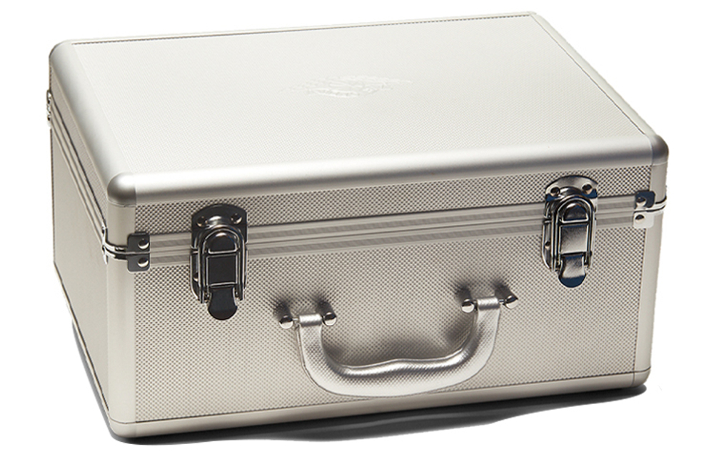 Jordan 1 Retro High CO.JP Midnight Navy Suitcase