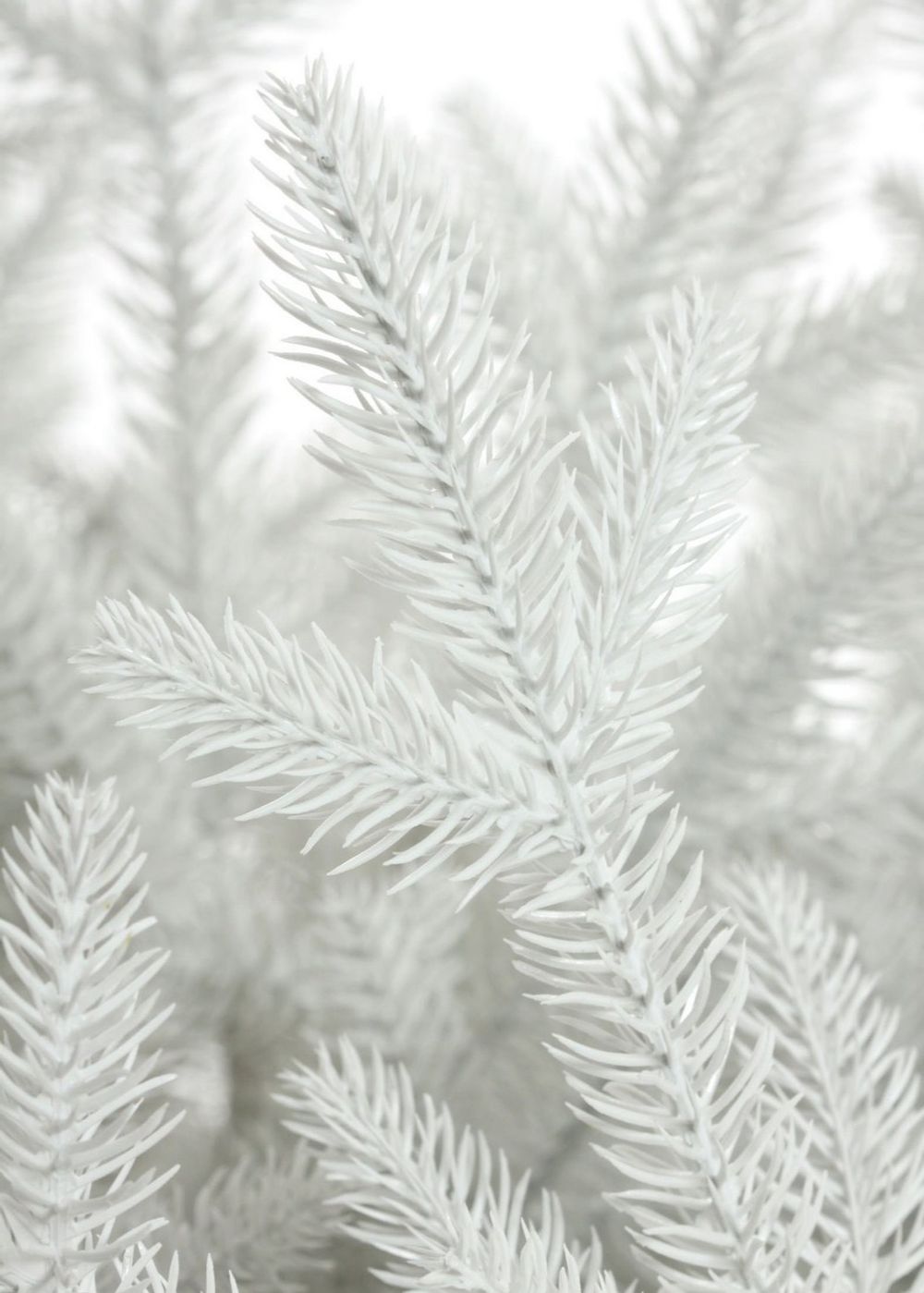 Искусственная ель «Изумрудная Белая» (Литая хвоя) от 1,2 м до 3 м