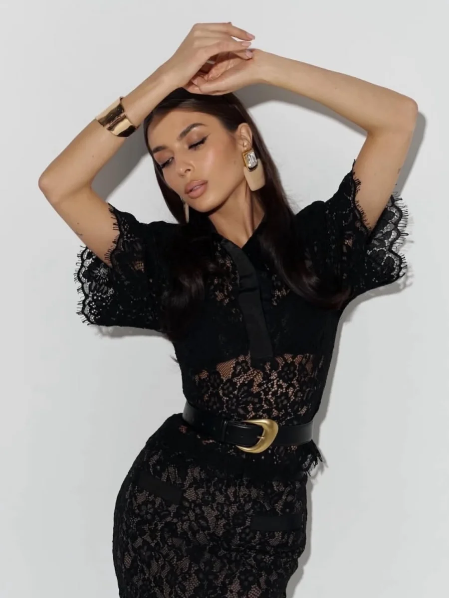 Серьги под золото с бежевым камнем