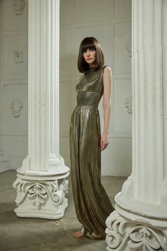 Платье макси плиссированное с окантовкой