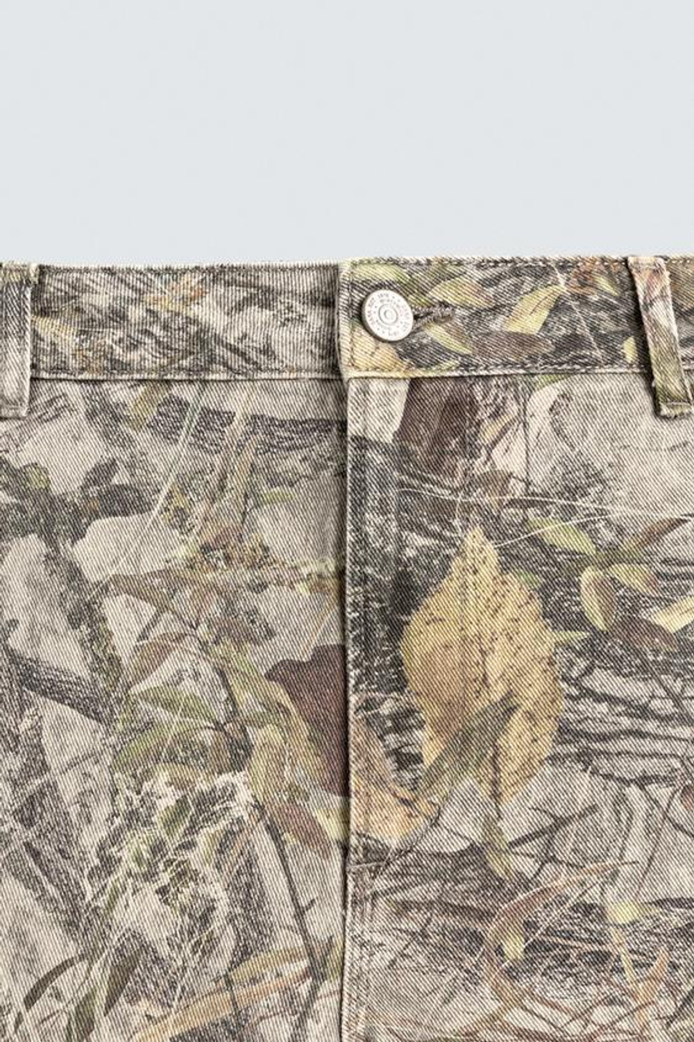 ZARA БРЮКИ КАРГО С АБСТРАКТНЫМ ПРИНТОМ, СЕРО-БЕЖЕВЫЙ