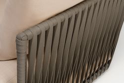 "Форли" кресло плетеное из роупа, каркас алюминий светло-серый (RAL7035) муар, роуп серо-коричневый 23мм, ткань Mossle бежевая