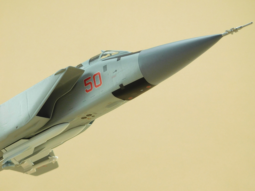 Модель самолета МиГ-31БМ (М1:48, ВВС России, RF-92382, 50)