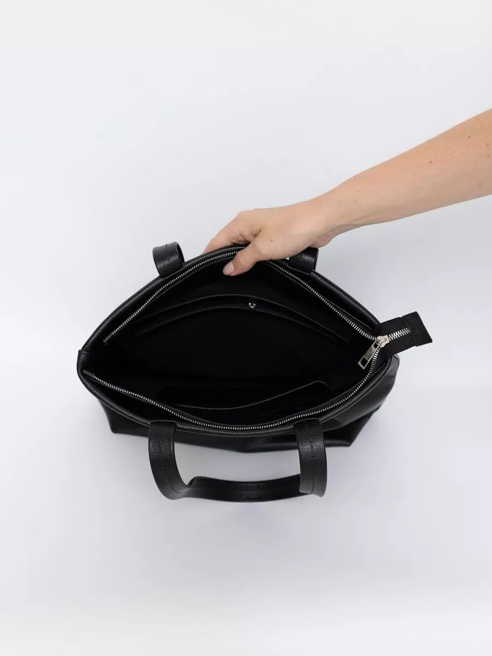 Сумка через плечо из натуральной кожи