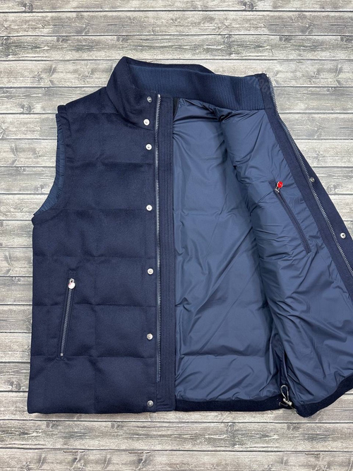 Пуховый жилет Kiton