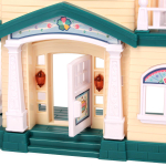 Дом для куклы с фигурками и машиной, коробка 6642
