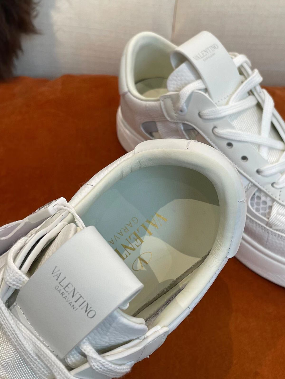 Кроссовки Valentino