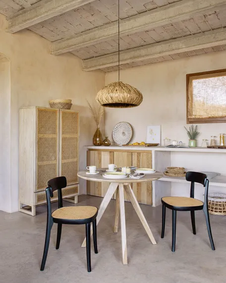 Стул Romane с сиденьем из ротанга черный каркас | La Forma | Испания | Купить в Hallberg.ru