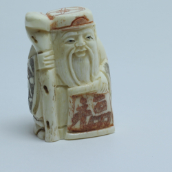 Нэцкэ Дзюродзин с чудо посохом и иероглифом счастье