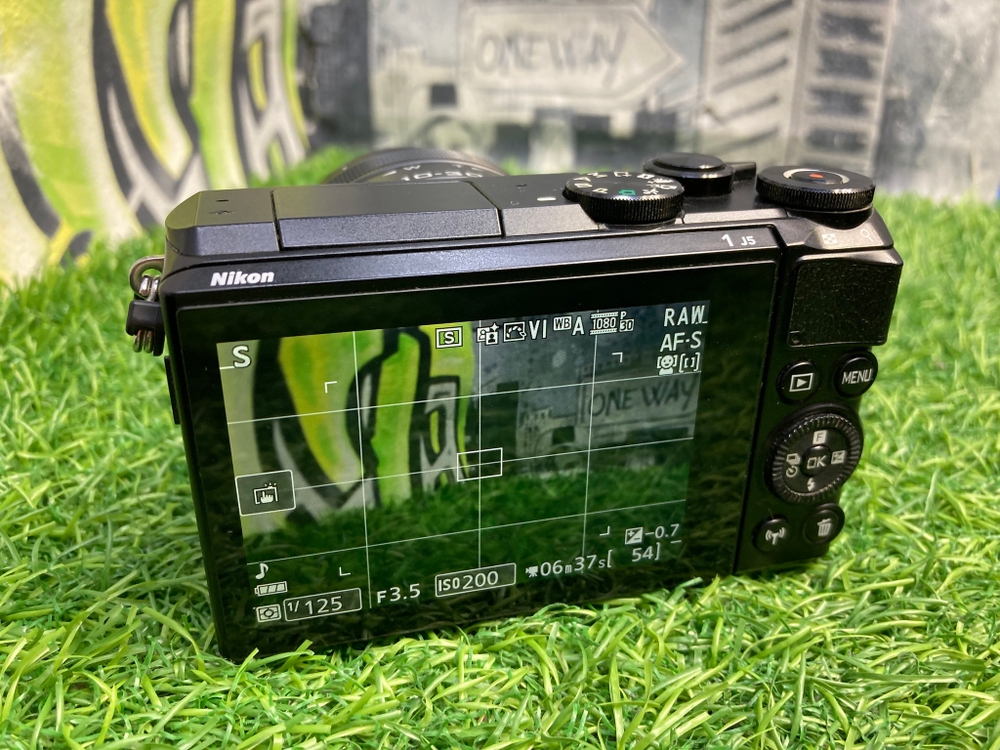 Nikon 1 J5 Kit 10-30mm 3.5-5.6 VR Покупка/Продажа