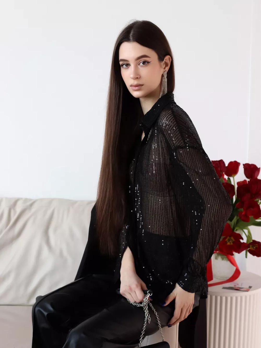 Блузка нарядная с пайетками