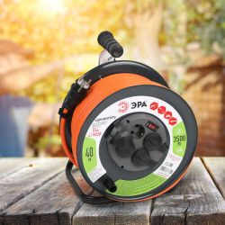 Удлинитель силовой ЭРА RMx-4es-3x2.5-40m-IP44 на металлической катушке с заземлением с выключателем 4 розетки 40м ПВС