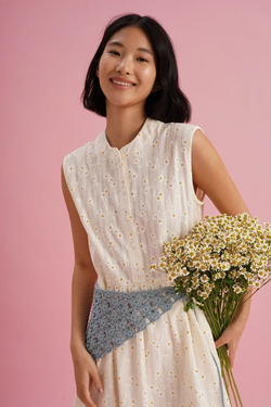 Платье оверсайз без рукава из ажурного хлопка, "Ромашки на бледно-желтом"