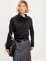 Лонгслив с цельнокроеным воротником