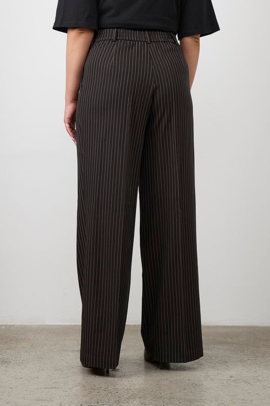 Брюки со стрелками в полоску, черный