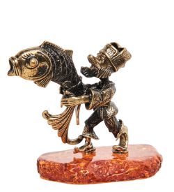 Народные промыслы AM-1378 Фигурка «Рыбак с рыбой» (латунь, янтарь)