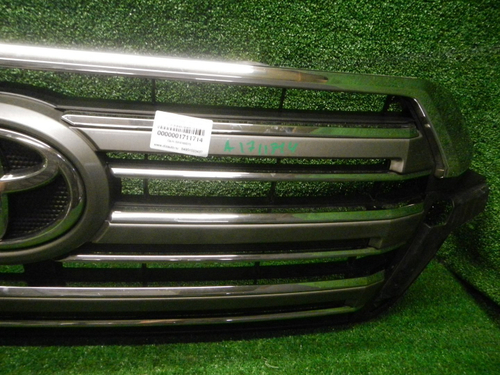 Решетка радиатора Toyota Land Cruiser 200 (2015-2021)